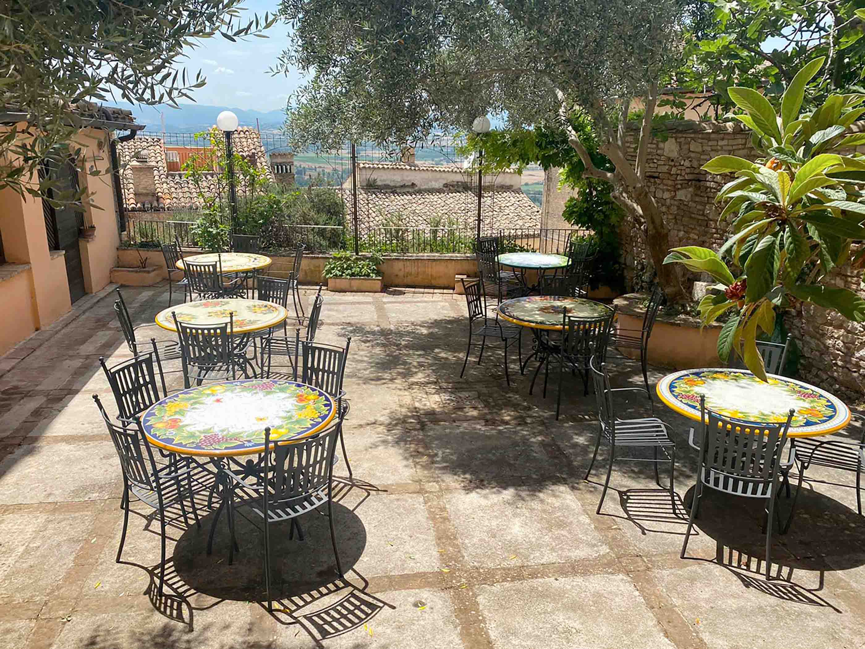 Round Lava Stone Tabletop – Hotel & Restaurants