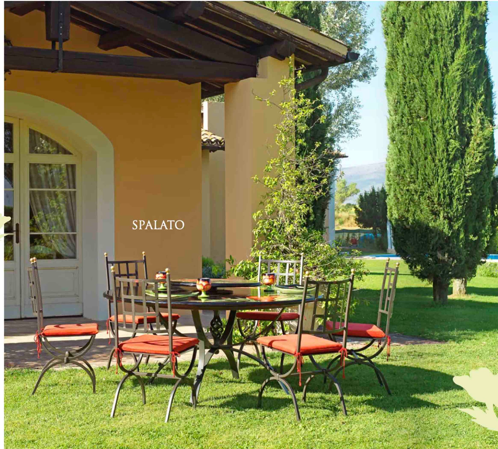 Spalato Round Lava Stone Ceramic Art Table